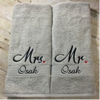 Personalised Set of 2 Towels Mr & Mrs with heart embroidery 