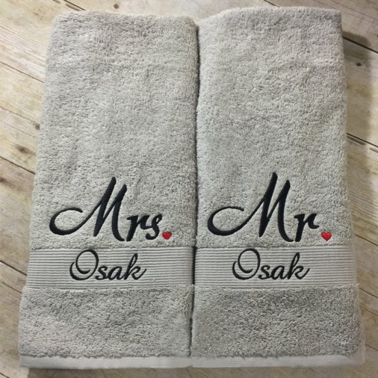 Personalised Set of 2 Towels Mr & Mrs with heart embroidery 